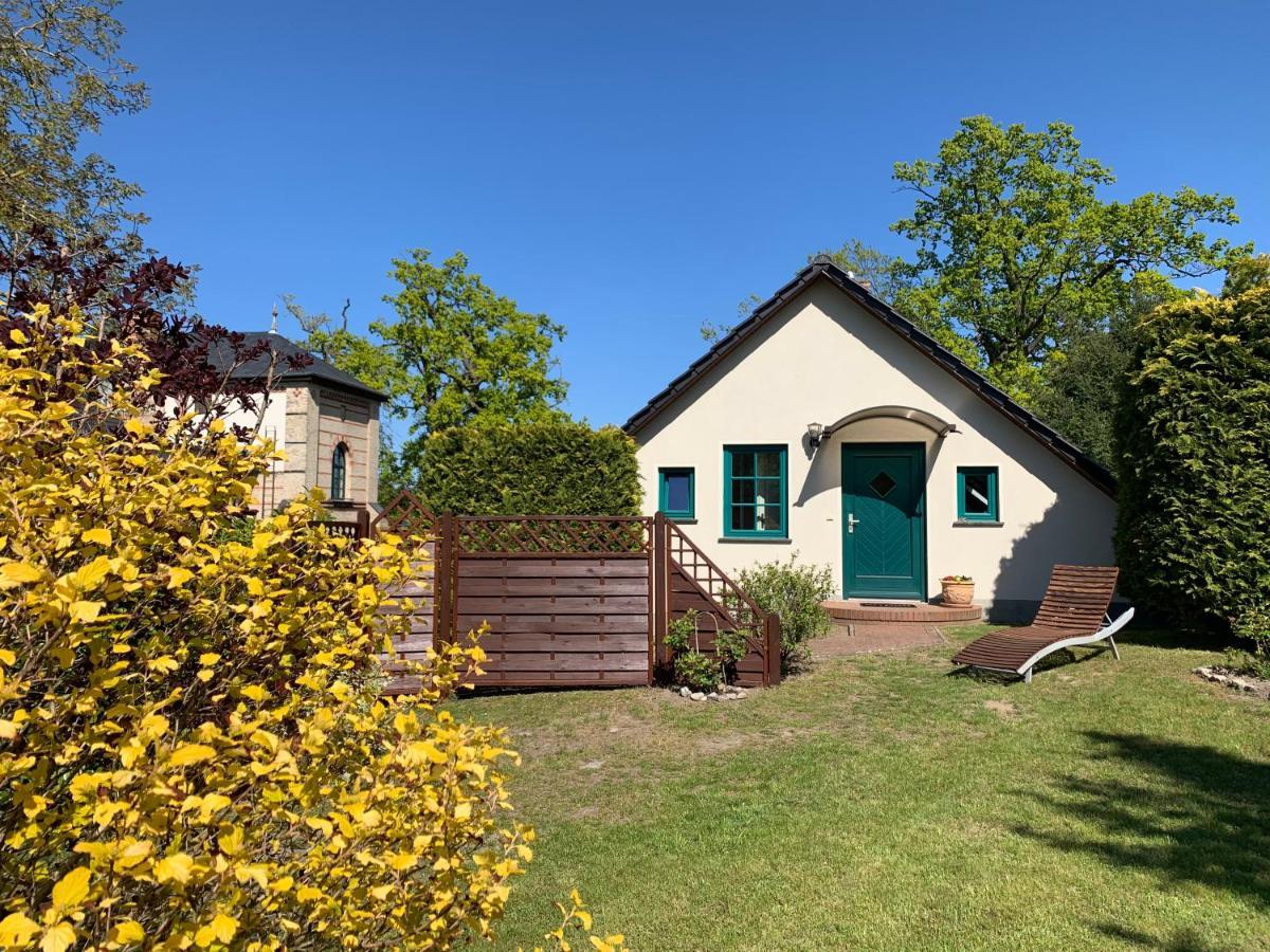 „Rentmeisterhaus Basedow“ Basedow  Екстер'єр фото